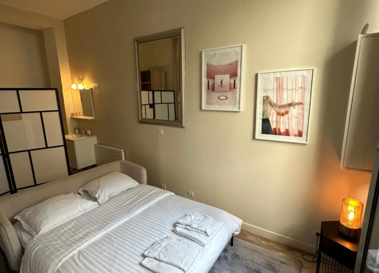 Canal Saint Martin Apartment *