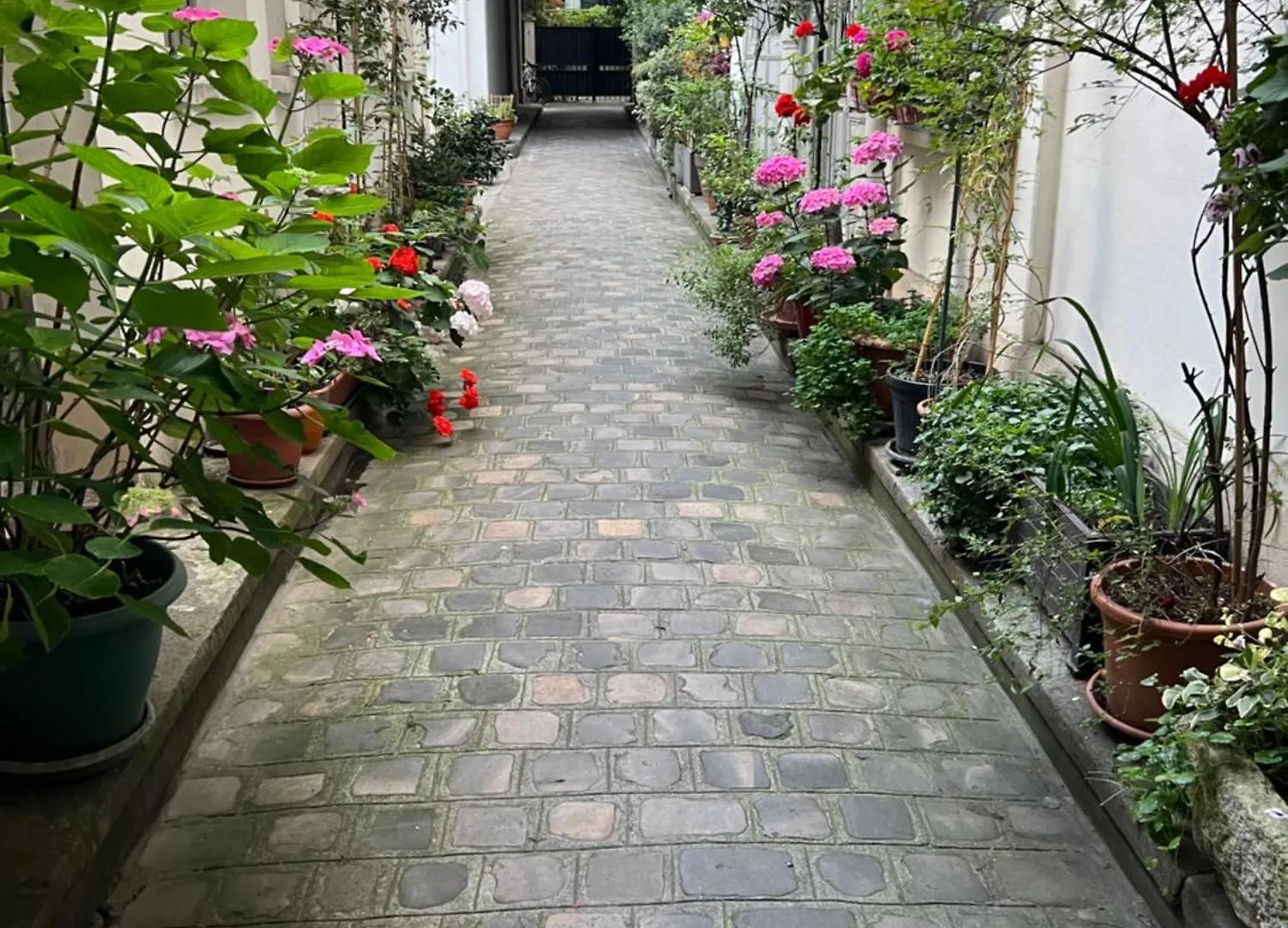 Canal Saint Martin Apartment *