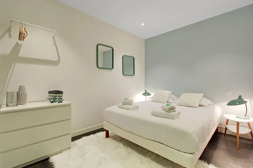 Apartment Canal Saint Martin