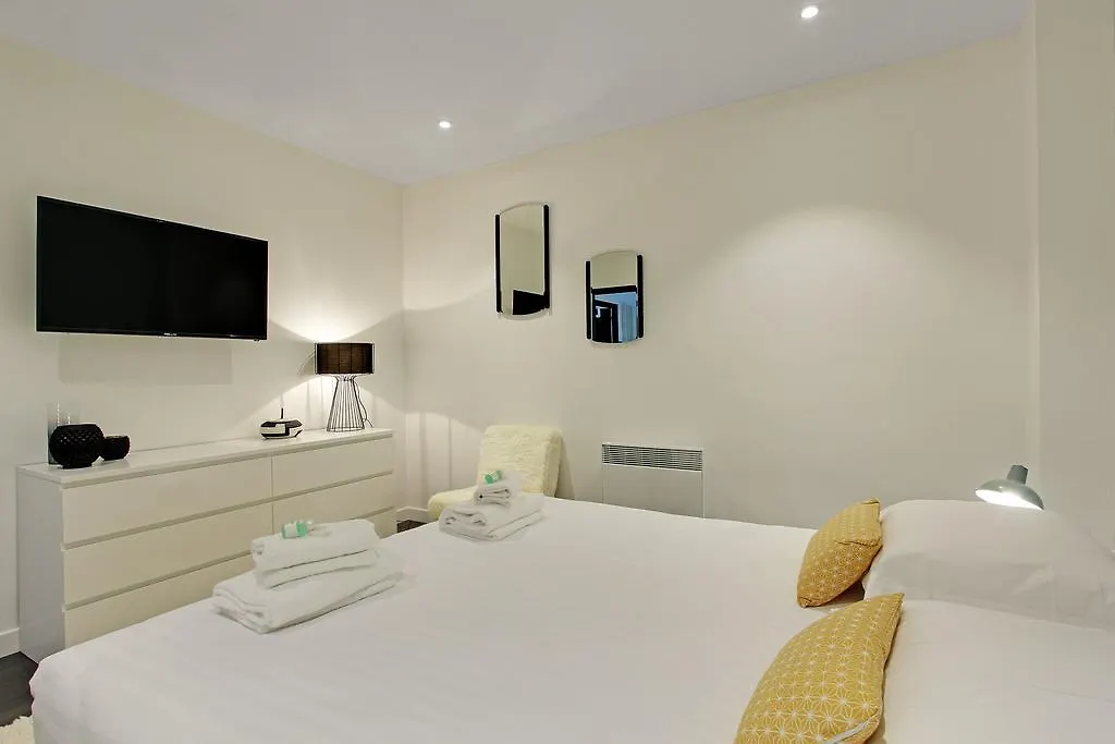 Canal Saint Martin Apartment Paris