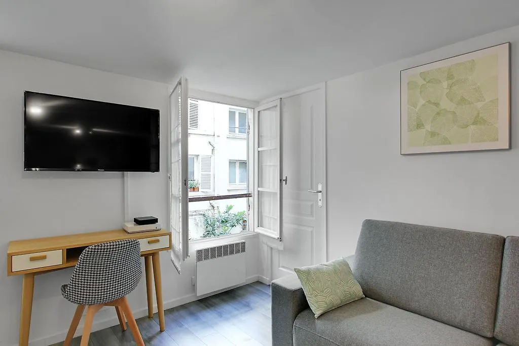 Canal Saint Martin Apartment Paris
